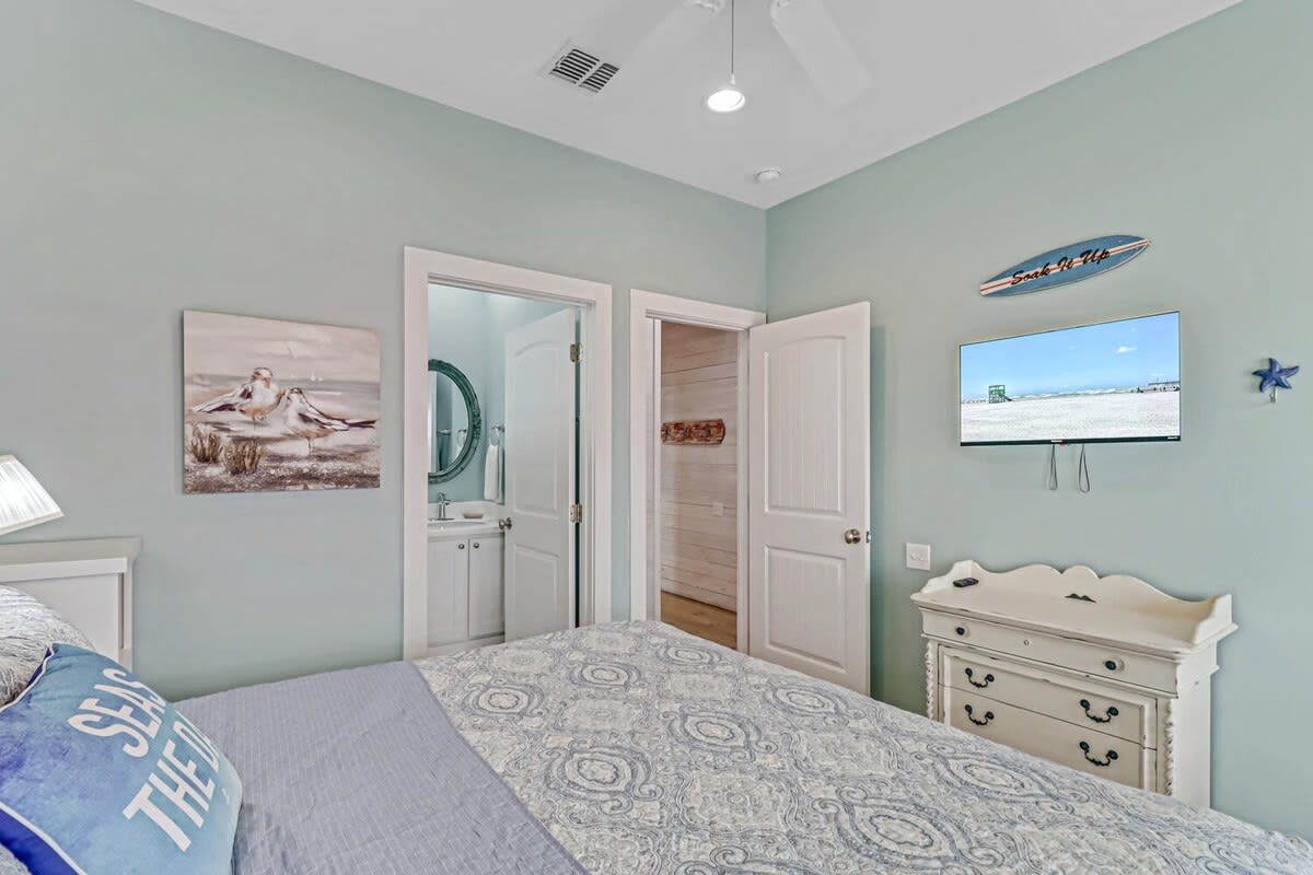 Bedroom image 1