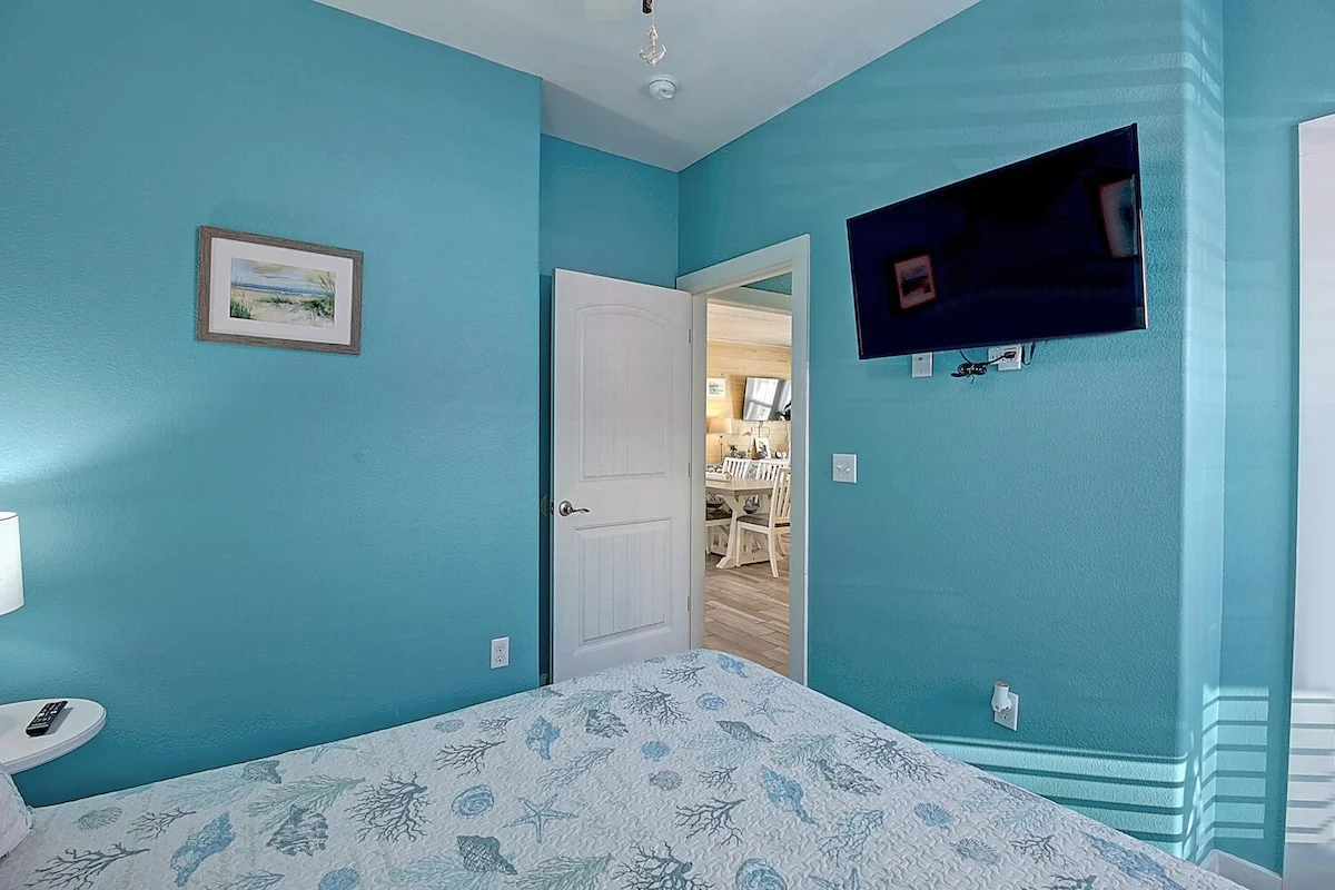 Bedroom image 1