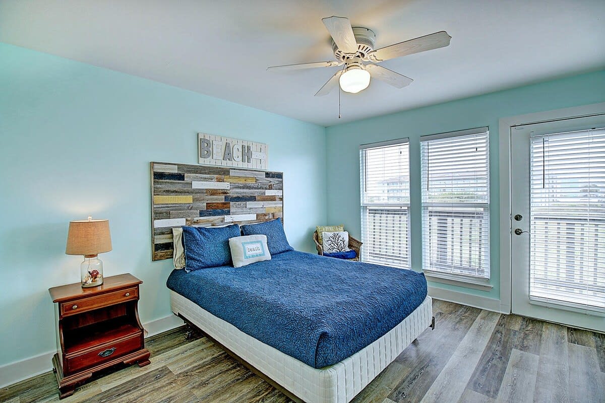 Bedroom image 1