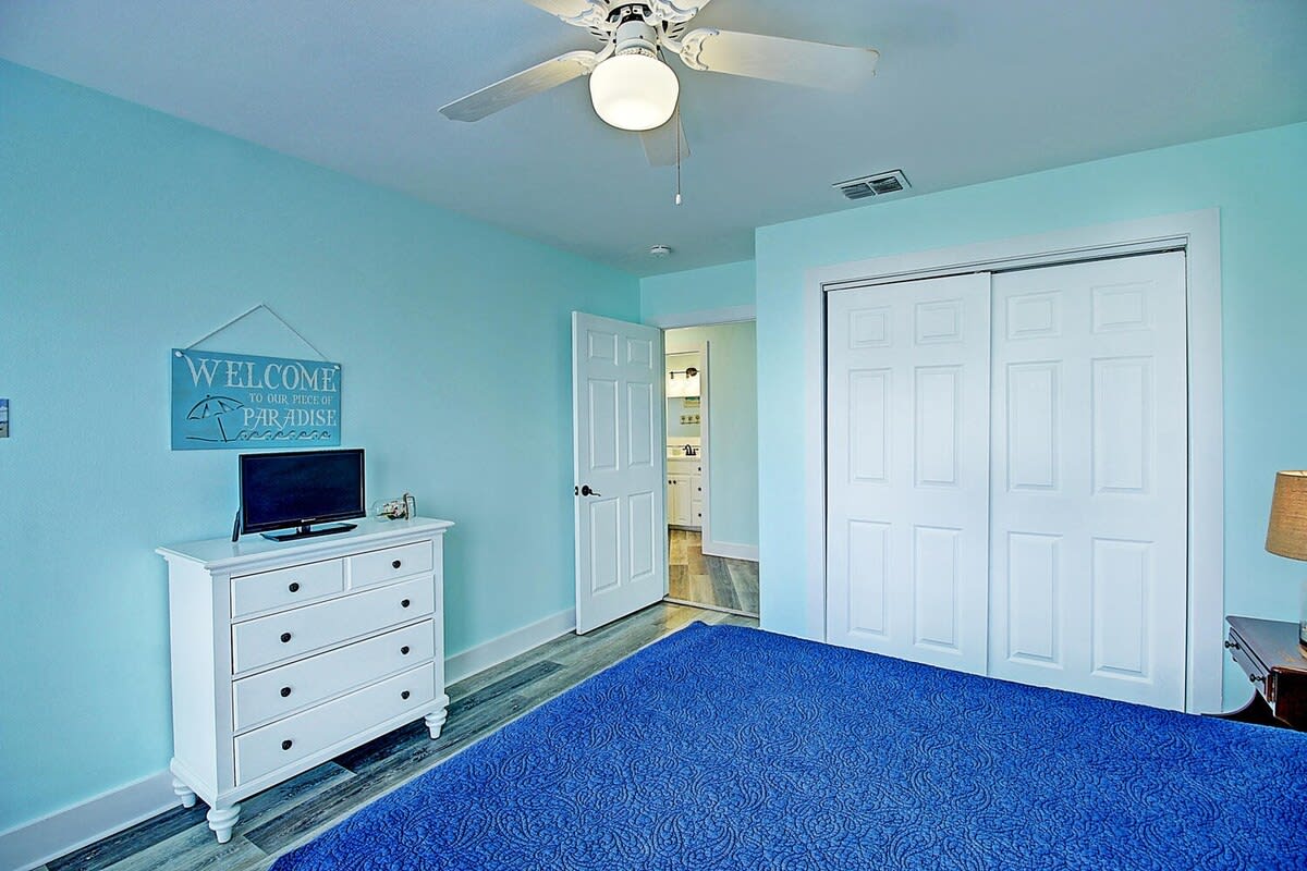 Bedroom image 1