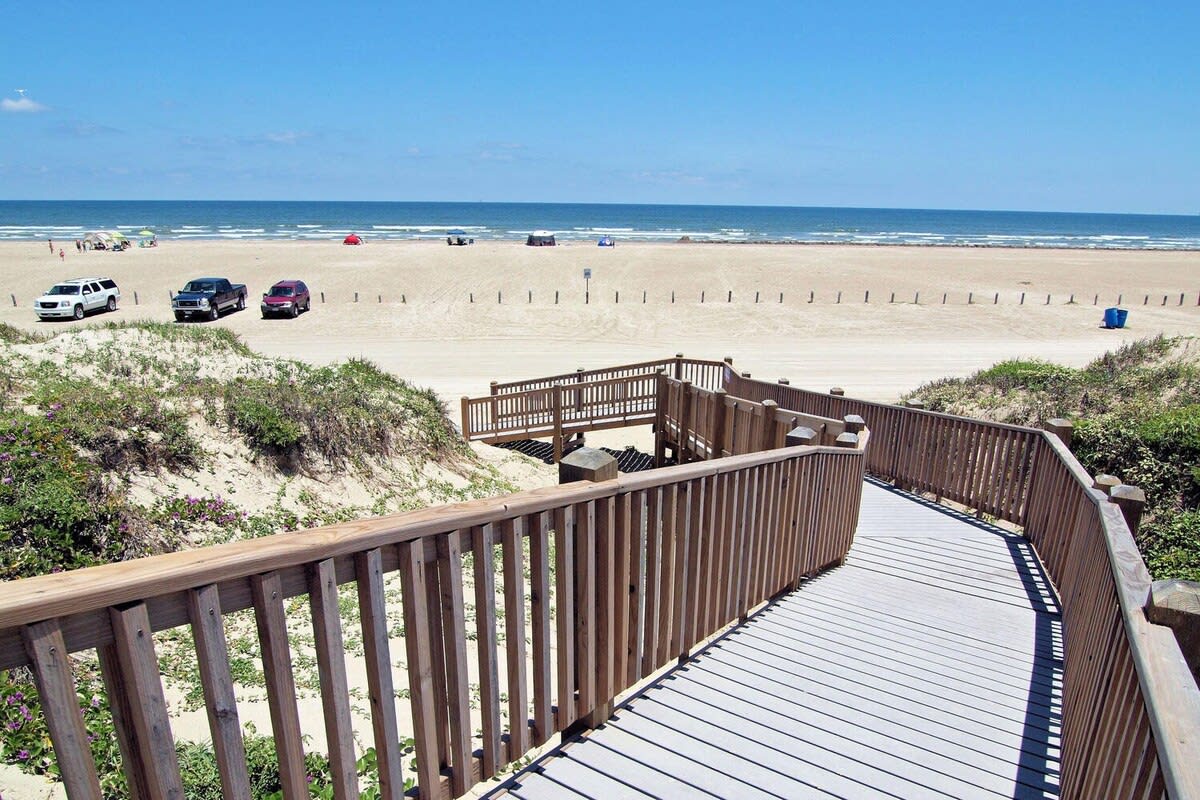 Apartment in Port Aransas property photo 5