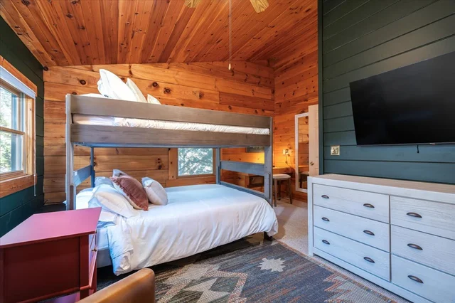 Bedroom image 1