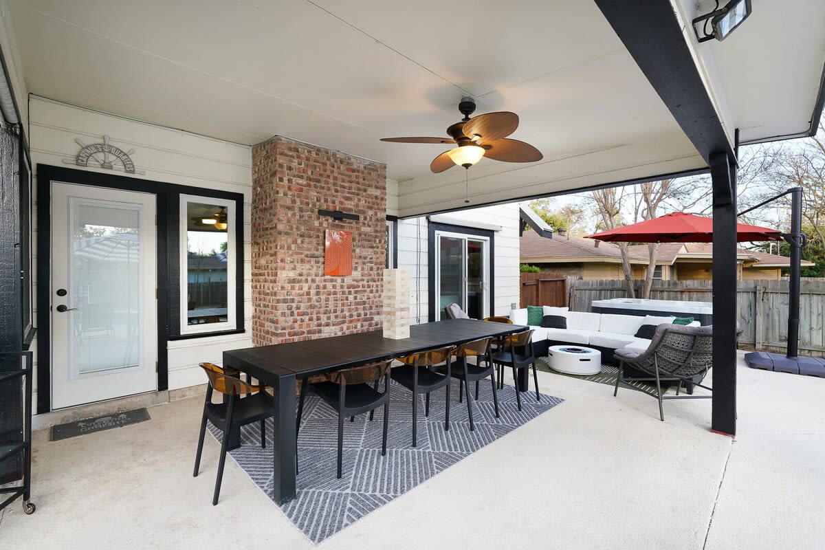 Home in San Antonio property photo 5