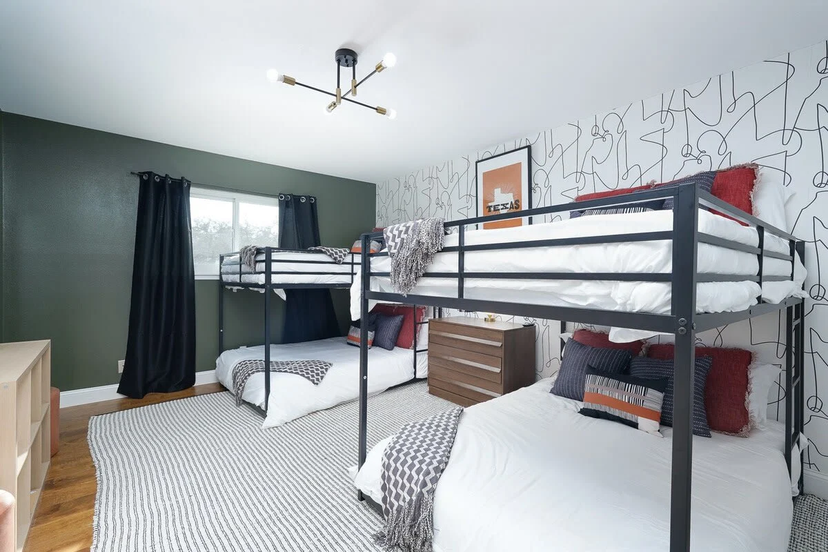 Bedroom image 1