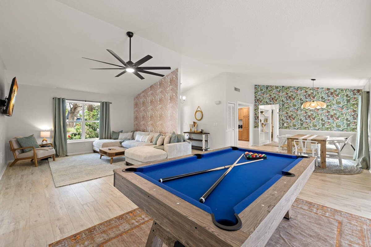 Home in Palm Harbor property photo 3