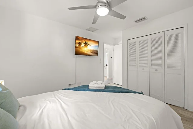 Bedroom image 1