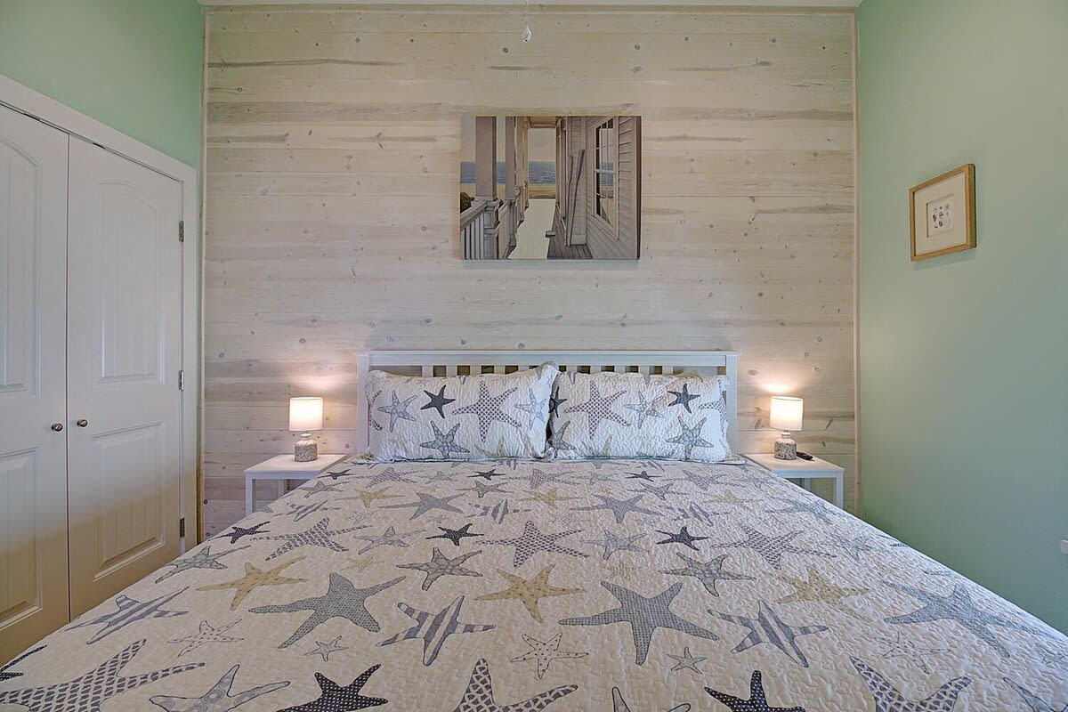 Bedroom image 1