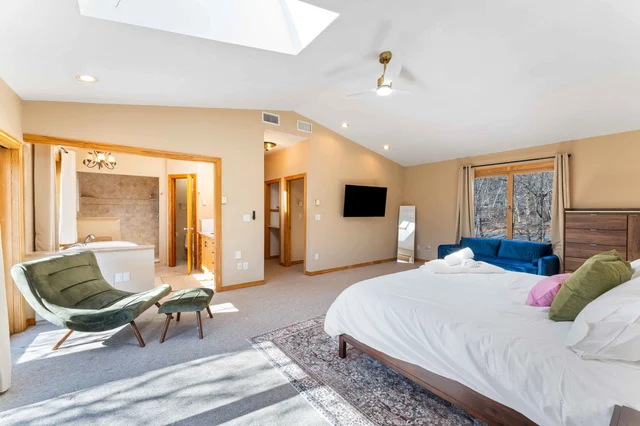 Bedroom image 1