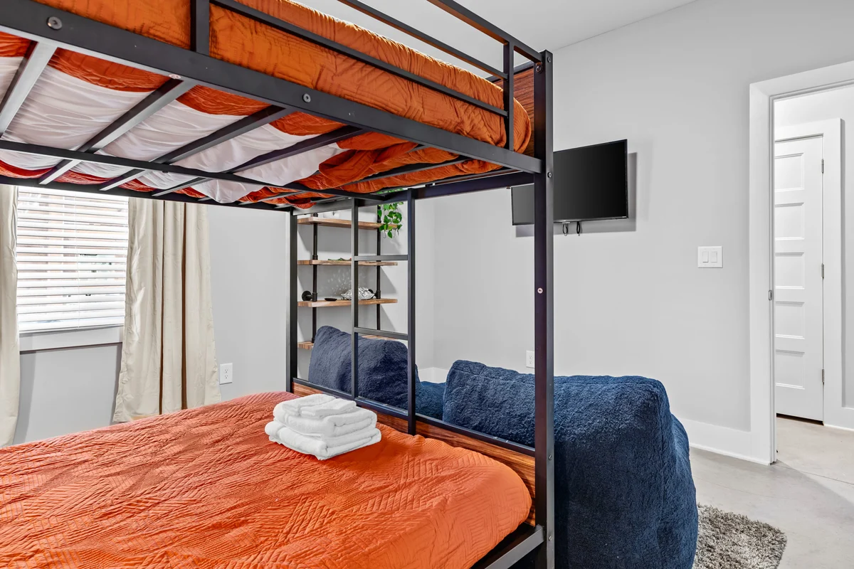 Bedroom image 1