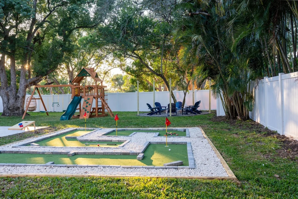 Home in Palm Harbor property photo 2