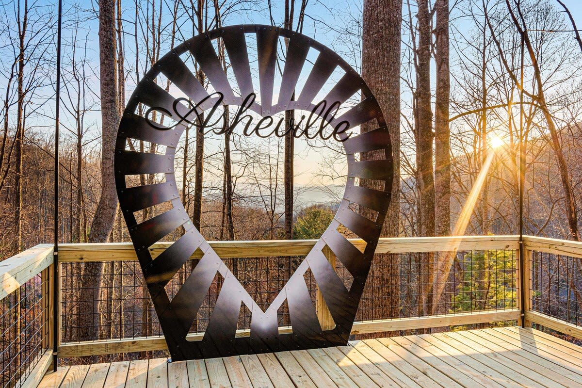 Home in Asheville property photo 2