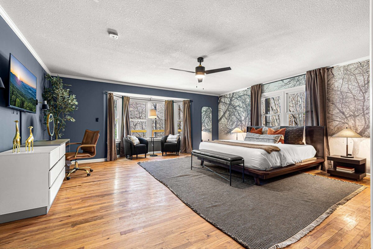 Bedroom image 1