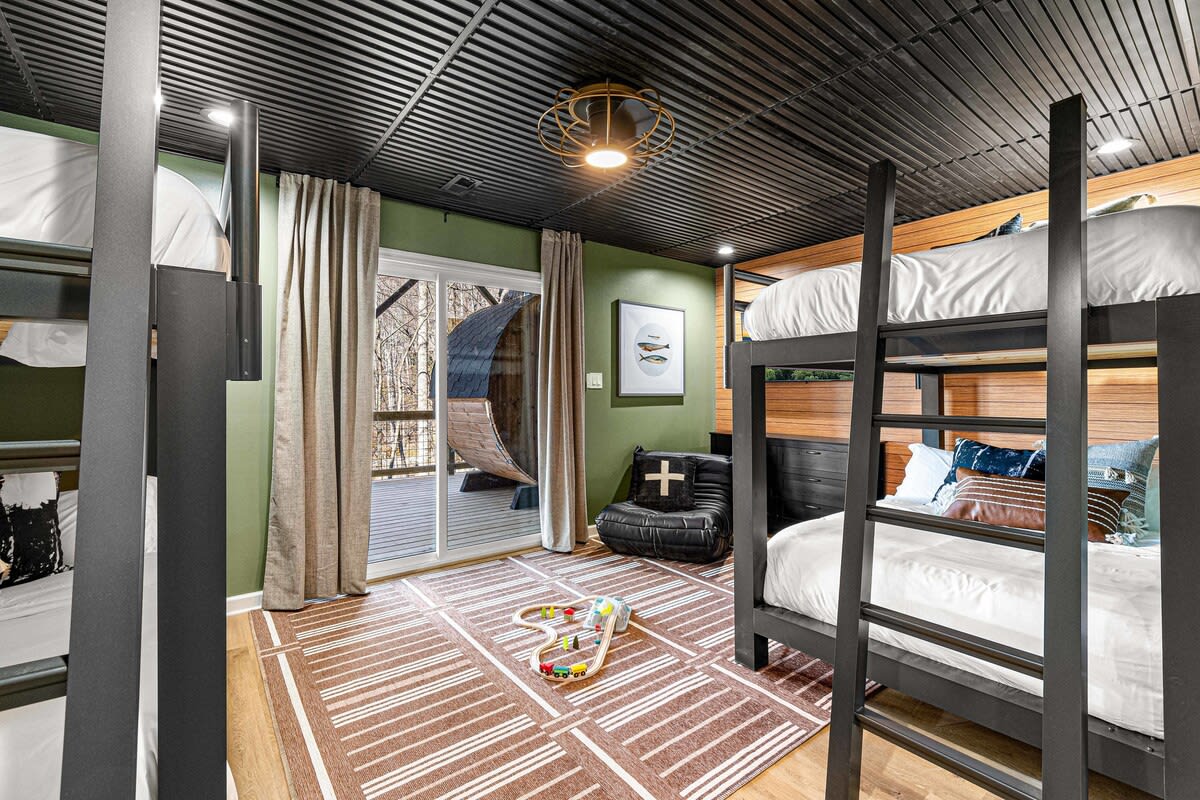 Bedroom image 1