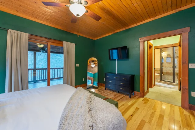 Bedroom image 1