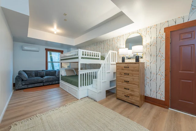Bedroom image 1