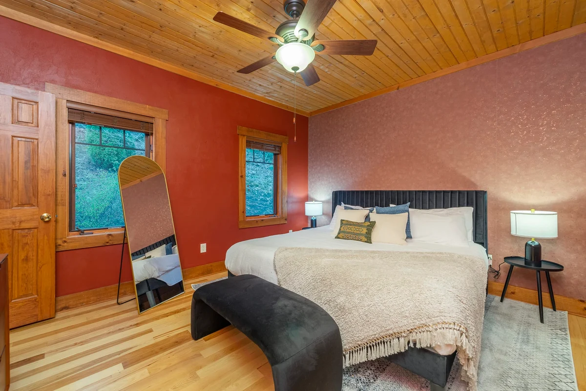 Bedroom image 1