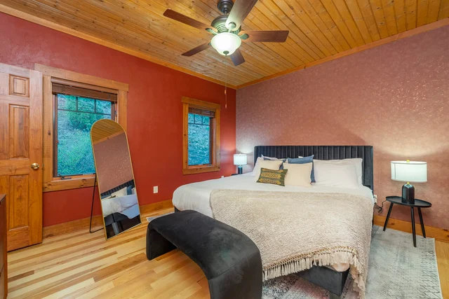 Bedroom image 1