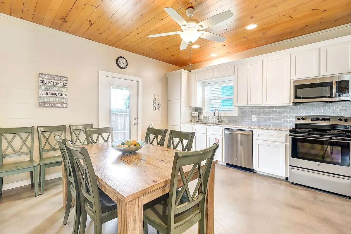 Home in Port Aransas property photo 4