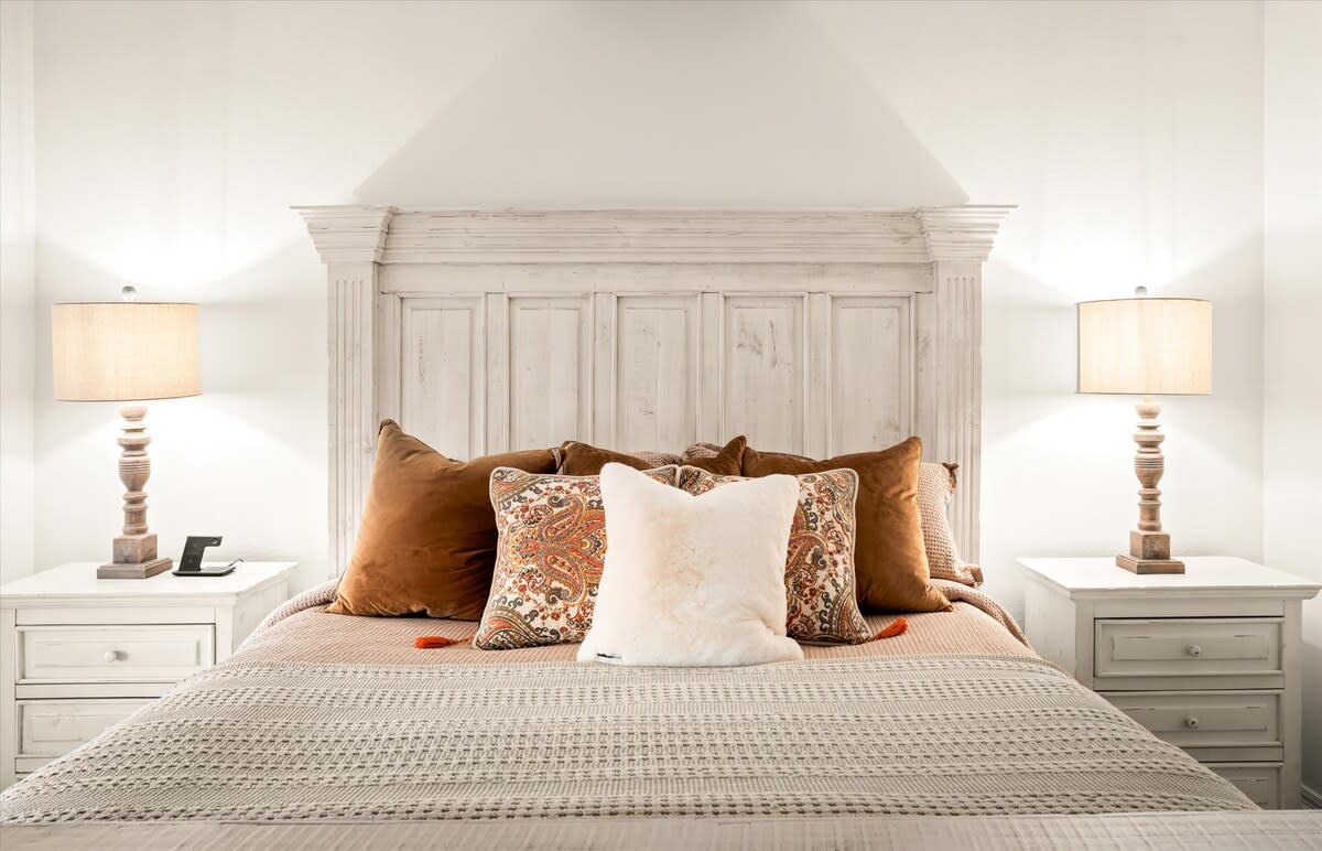 Bedroom image 1