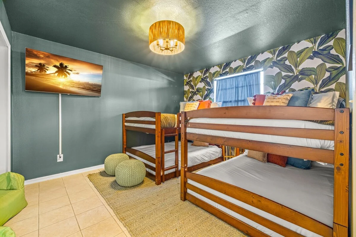 Bedroom image 1