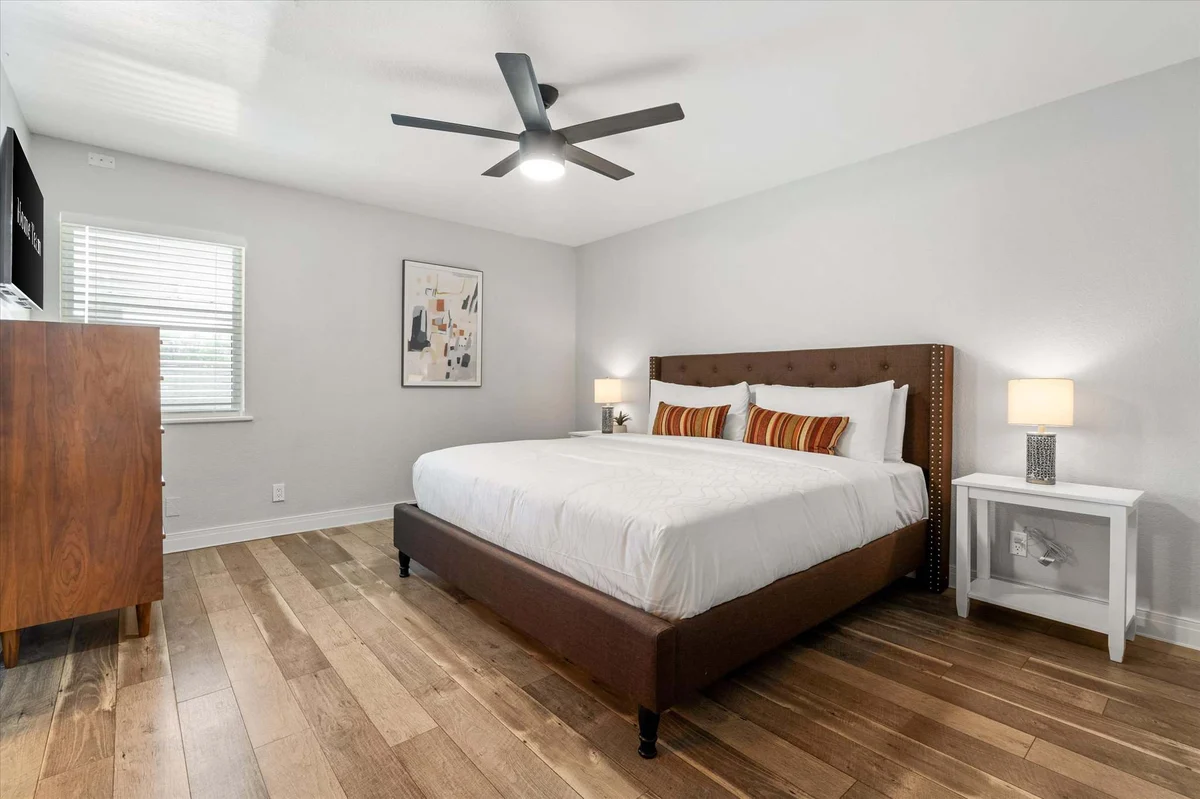 Bedroom image 1
