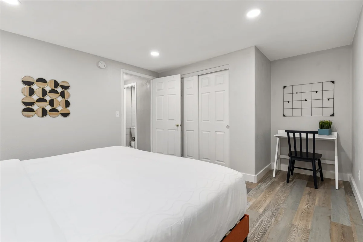 Bedroom image 1