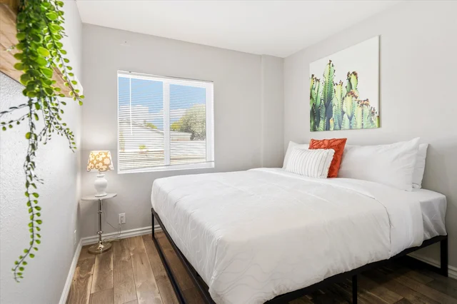 Bedroom image 1