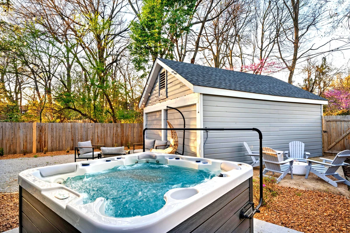 Home in Memphis property photo 2