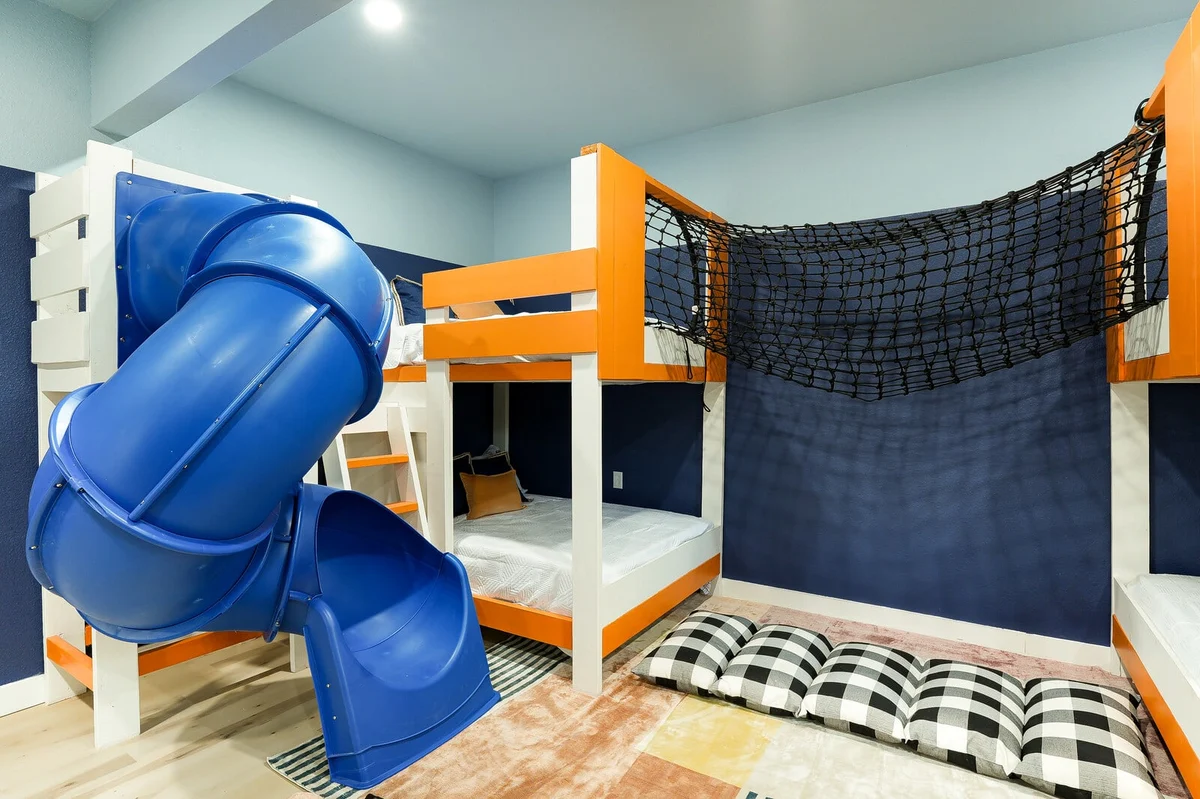 Bedroom image 1