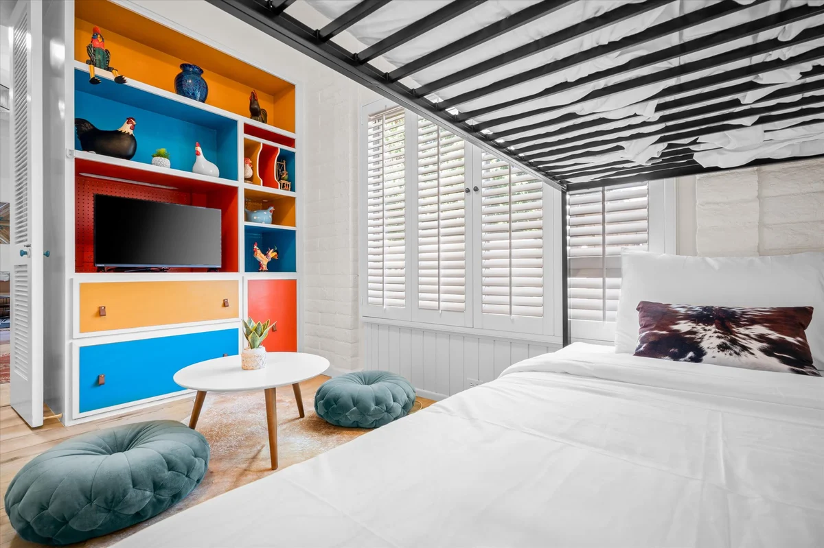 Bedroom image 1