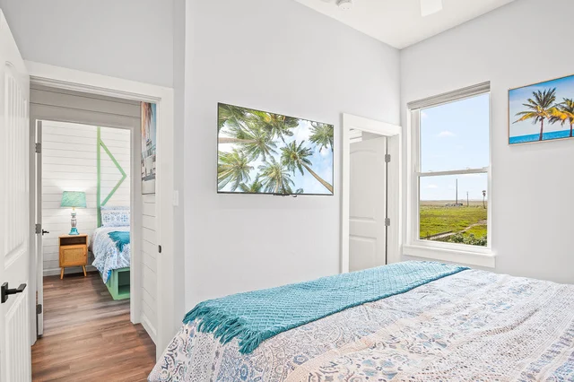 Bedroom image 1
