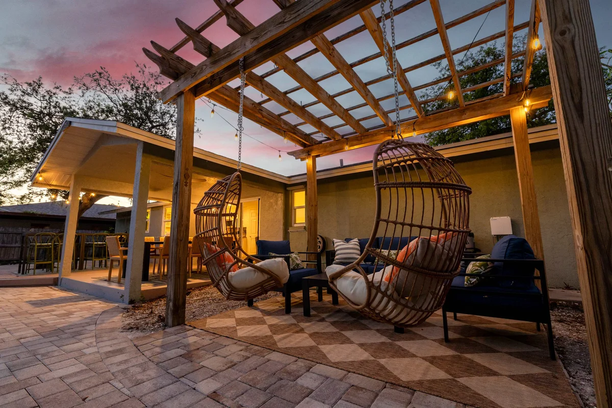 Minutes to Anna Maria Island, Pool & Mini Golf property photo 4