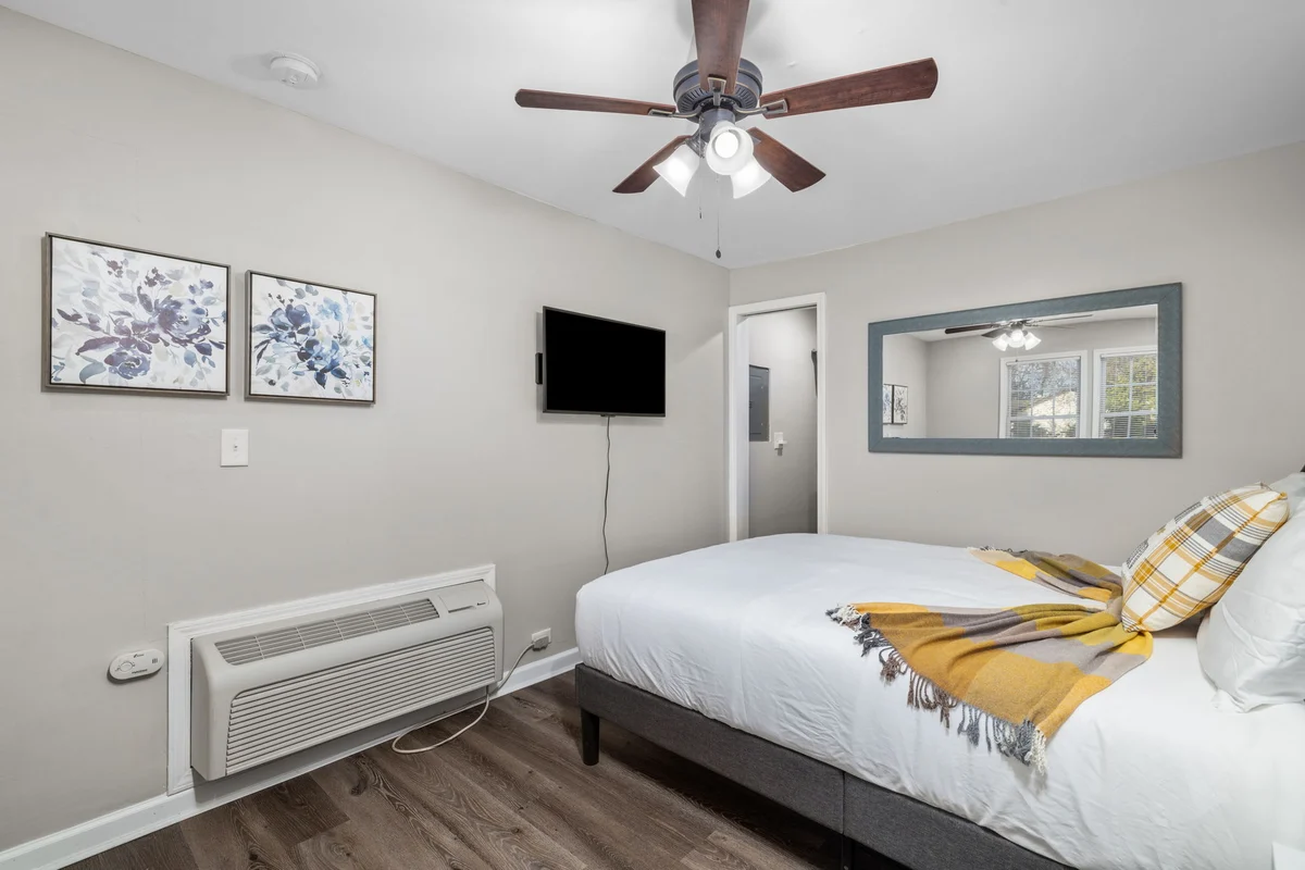 Bedroom image 1