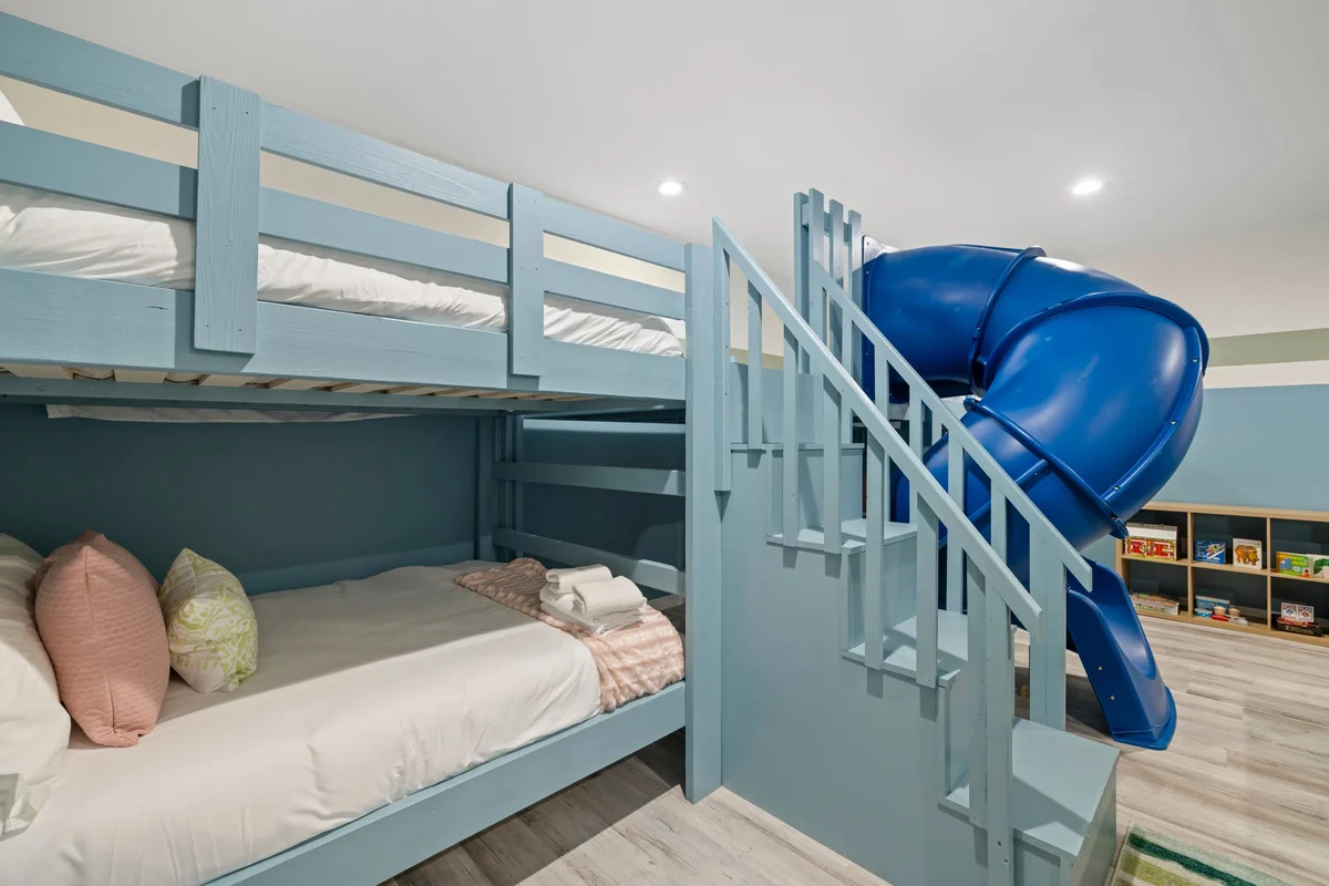 Bedroom image 1
