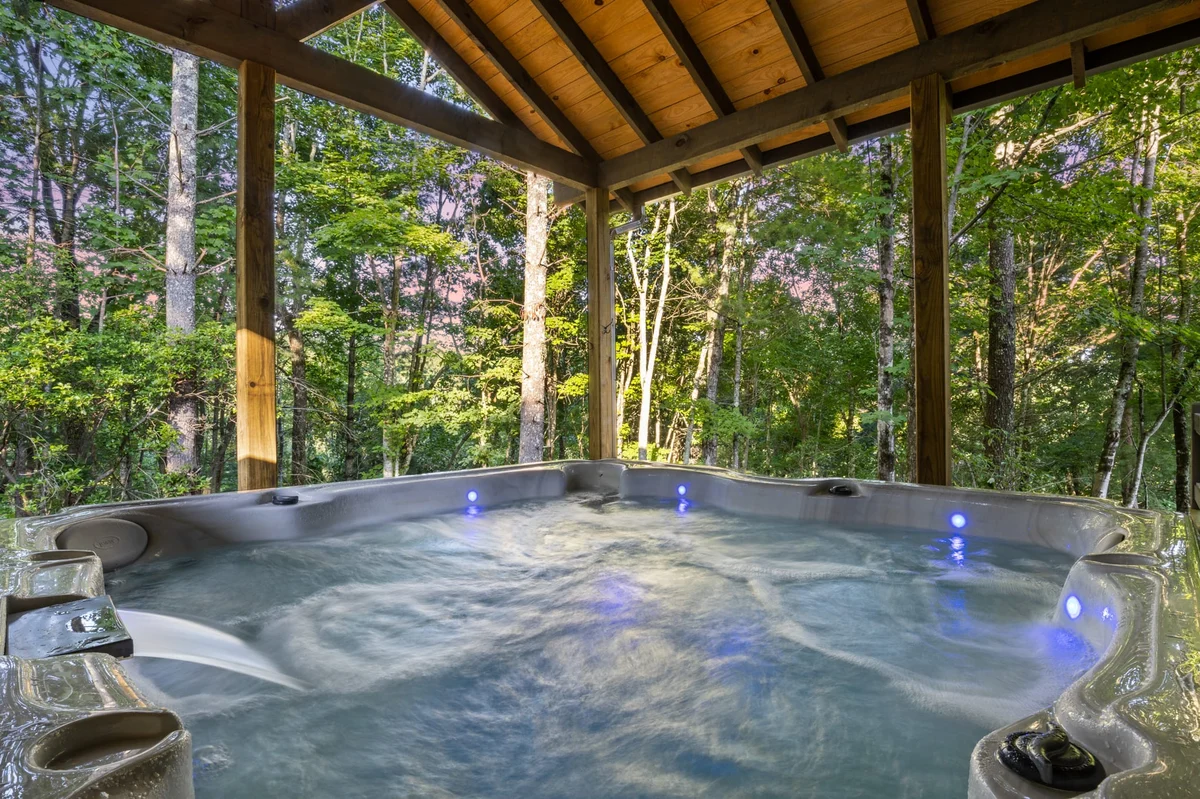 Surreal Views Outdoor Fireplace Pool Table&Hot Tub property photo 2