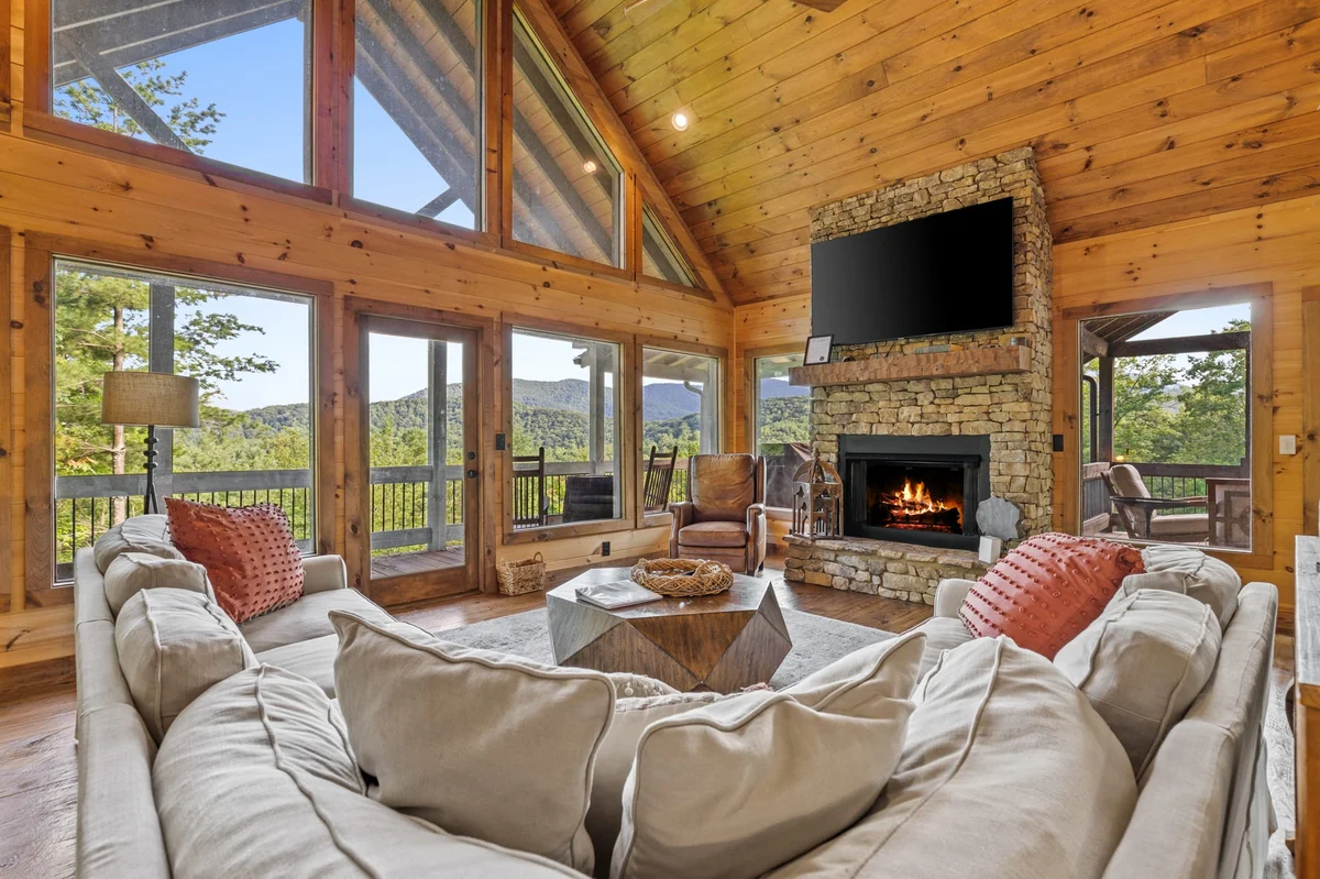 Surreal Views Outdoor Fireplace Pool Table&Hot Tub property photo 3