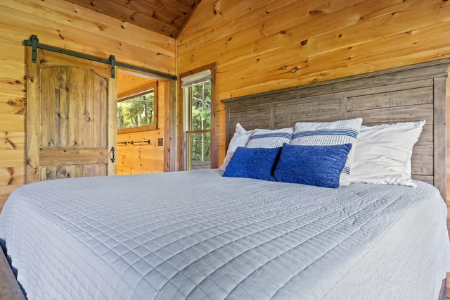Bedroom image 1