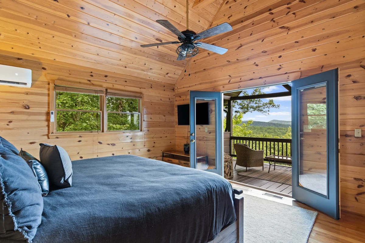 Bedroom image 1