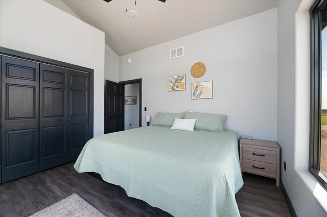 Bedroom image 1