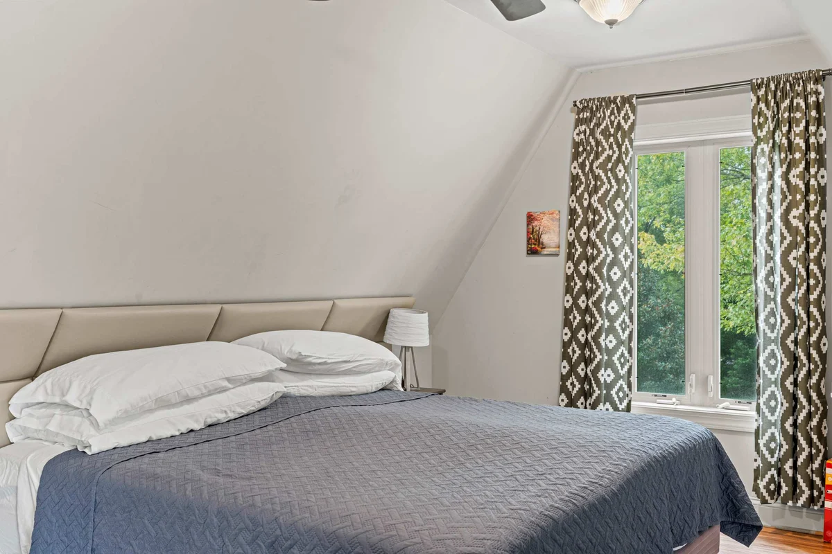 Bedroom image 1