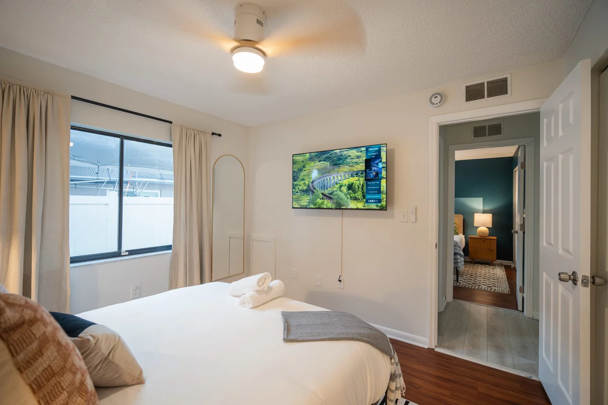 Bedroom image 1