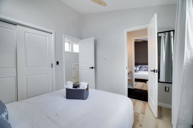 Bedroom image 1