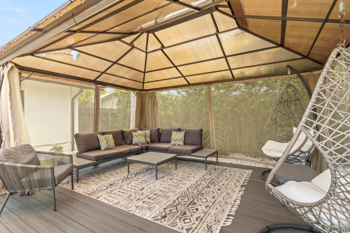 Home in Deerfield Beach property photo 2