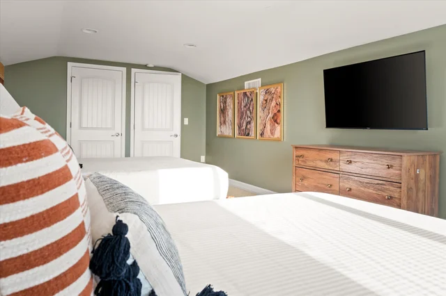 Bedroom image 1