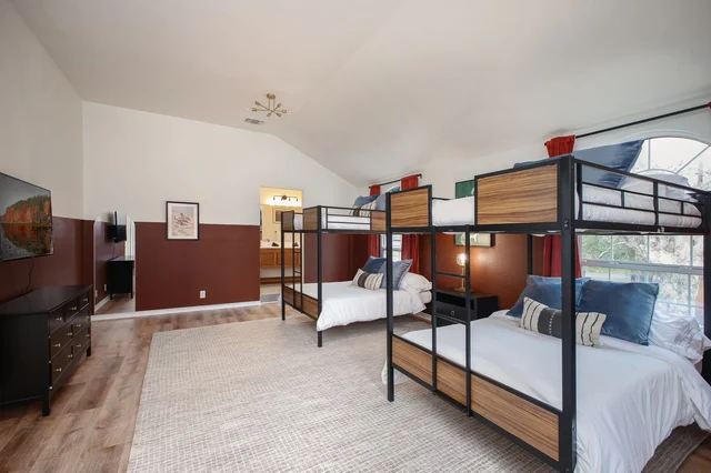 Bedroom image 1