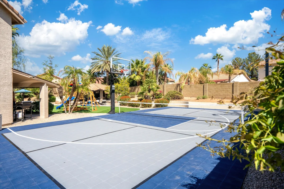 Home in Scottsdale property photo 2