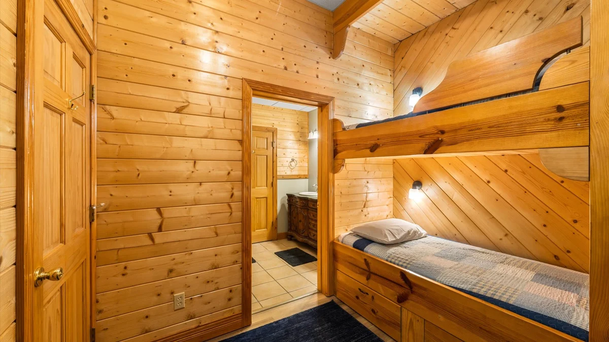 Bedroom image 1