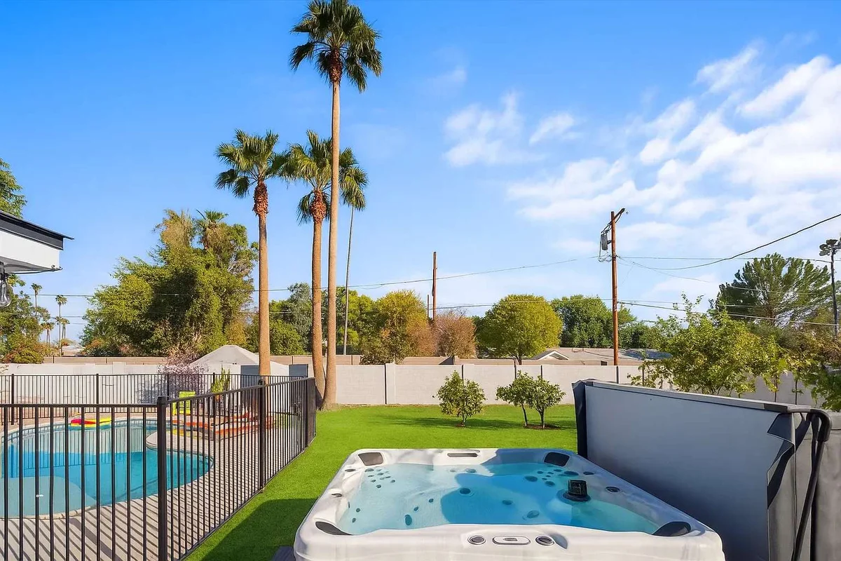 Home in Phoenix property photo 5
