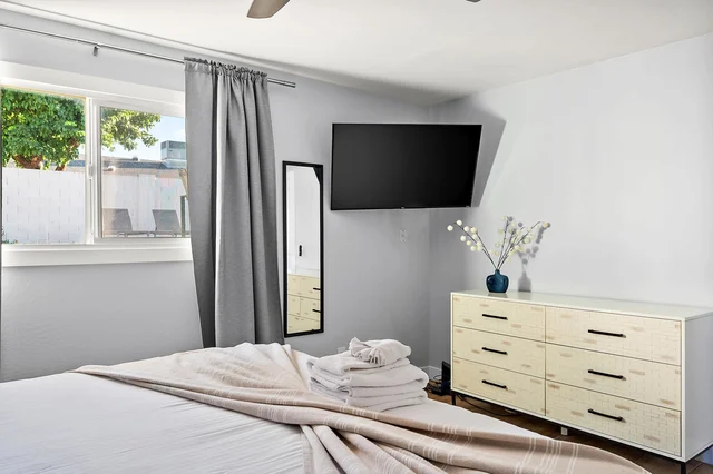 Bedroom image 1