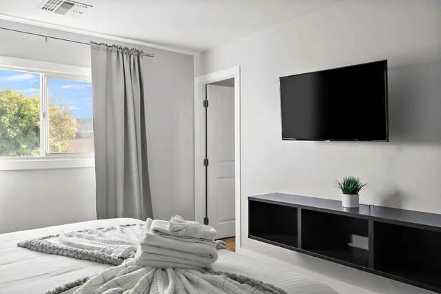 Bedroom image 1
